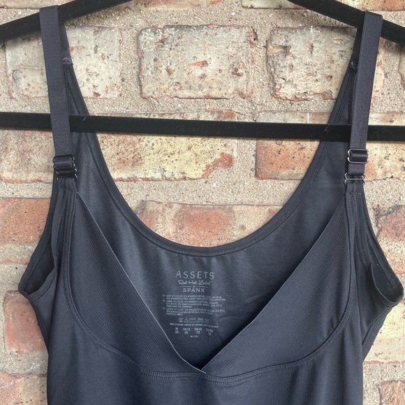Assets Red Hot Label by Spanx Featherwight Firmers Open Bust Full Slip🖤 - Picture 3 of 11